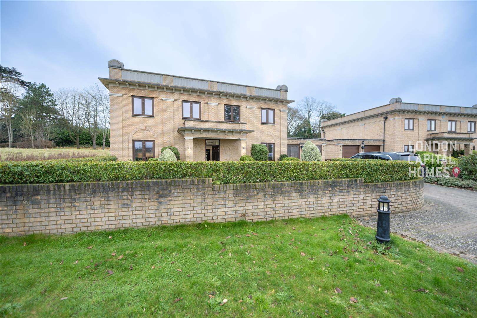 Duchess Crescent, Stanmore